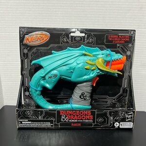 Nerf Dungeons & Dragons Rakor Blaster 4 Nerf Elite 2.0 Darts